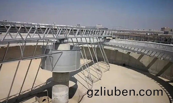 ZQXN型(xing)週(zhou)邊(bian)傳動全橋虹(hong)吸(xi)式(shi)吸(xi)泥(ni)機(ji)