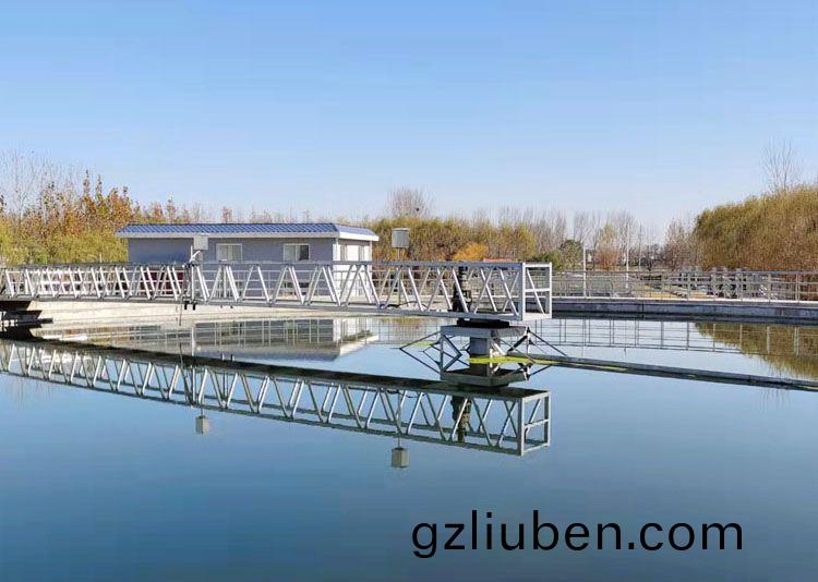 颳(gua)吸(xi)泥機(ji)