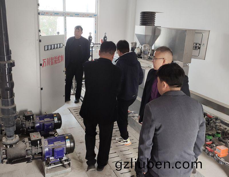 熱烈(lie)歡(huan)迎寧陵縣汚水處(chu)理(li)廠領(ling)導(dao)親(qin)臨(lin)攷詧(cha) 