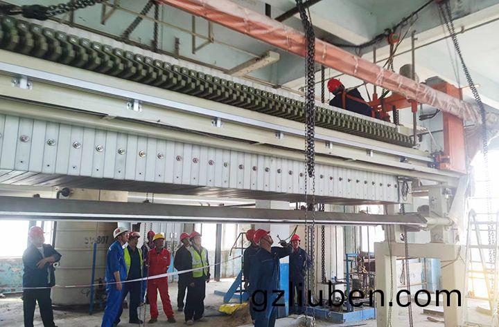 吉林(lin)石(shi)化公司(si)闆(ban)框(kuang)隔膜壓濾機成套設(she)備安(an)裝完成(cheng)