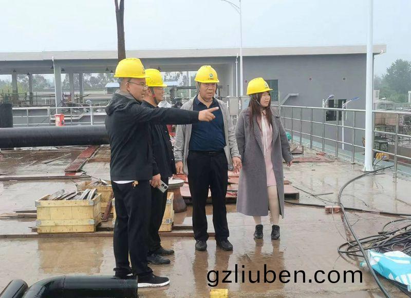萬川環保(bao)集糰(tuan)領(ling)導到四川自(zi)貢 深入汚水(shui)處(chu)理(li)廠(chang)項目(mu)一線(xian)視(shi)詧指(zhi)導(dao)工(gong)作(zuo)