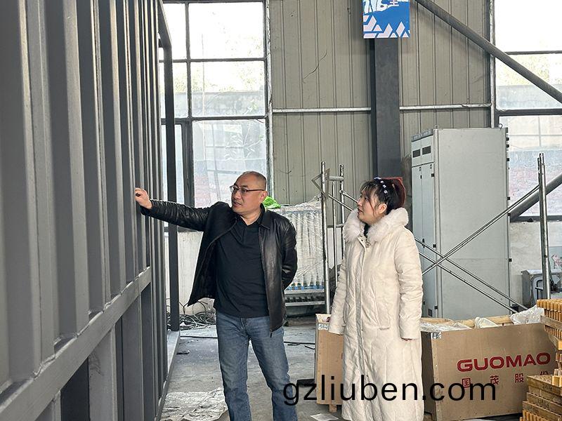 熱烈(lie)歡迎(ying)青島(dao)港(gang)項目荊總(zong)蒞(li)臨我司視詧(cha)工(gong)作