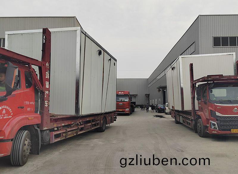 恭喜(xi)我(wo)司(si)北(bei)京項(xiang)目一體(ti)化汚水(shui)處(chu)理(li)設(she)備(bei)順(shun)利(li)髮(fa)貨(huo)